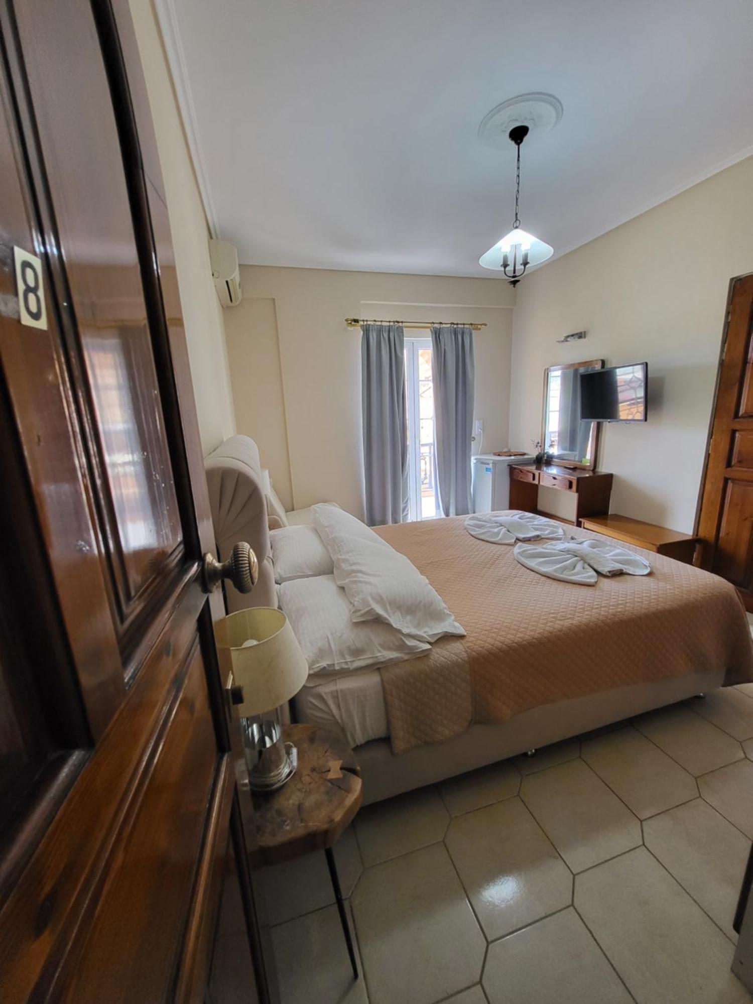 Plános Paradise Bar Apartments المظهر الخارجي الصورة