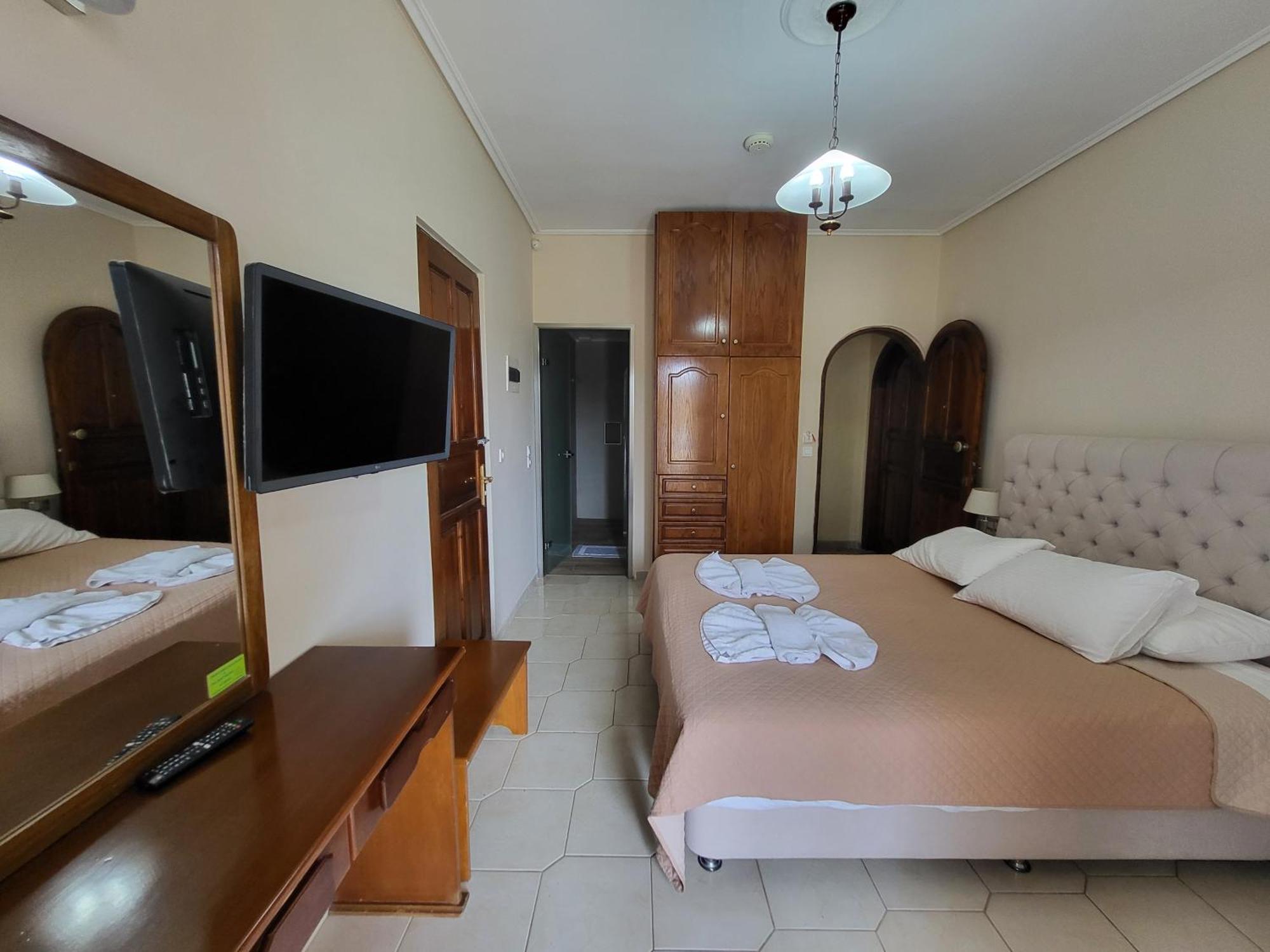 Plános Paradise Bar Apartments المظهر الخارجي الصورة