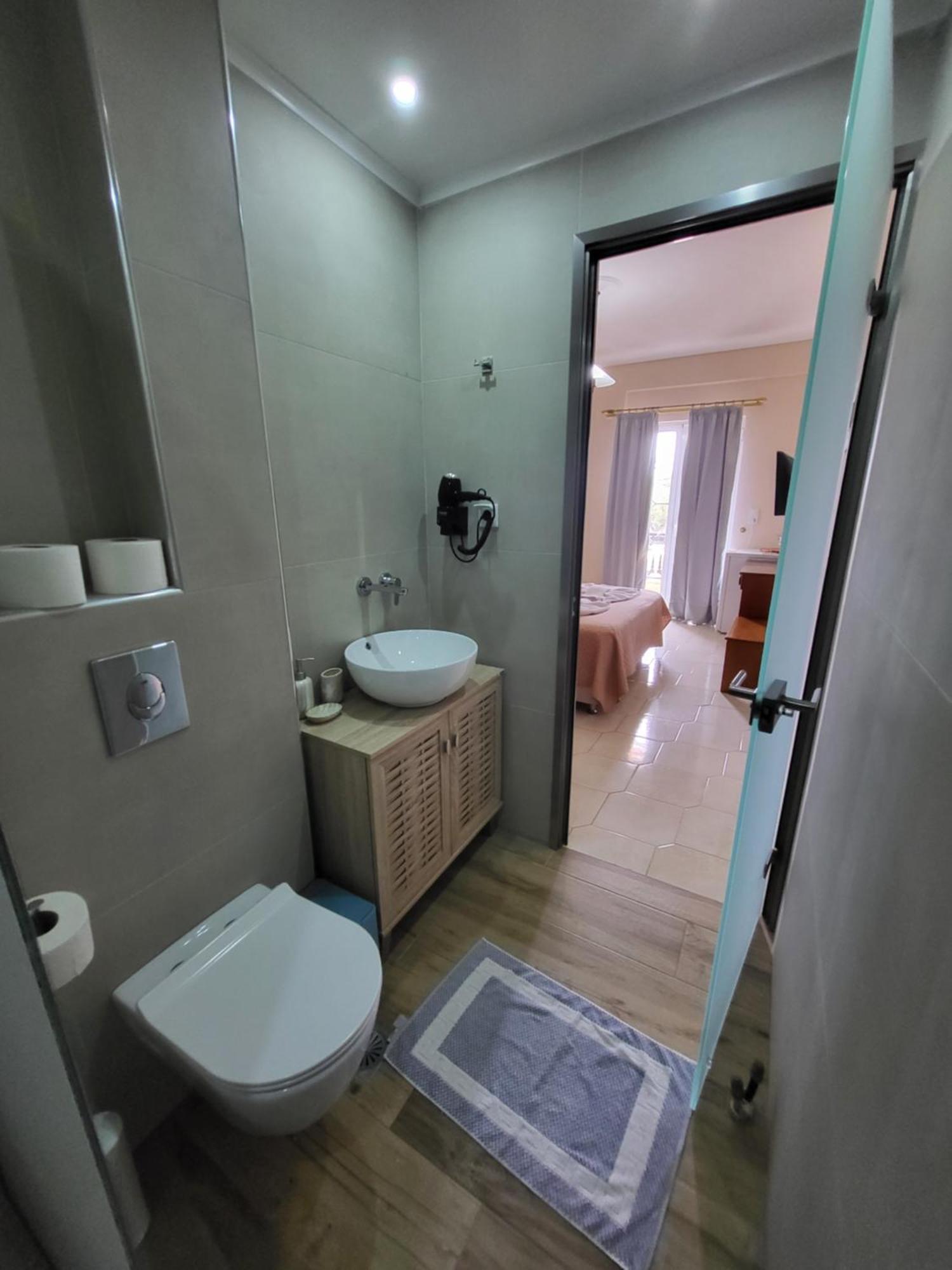 Plános Paradise Bar Apartments المظهر الخارجي الصورة