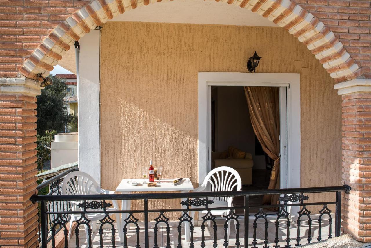 Plános Paradise Bar Apartments المظهر الخارجي الصورة