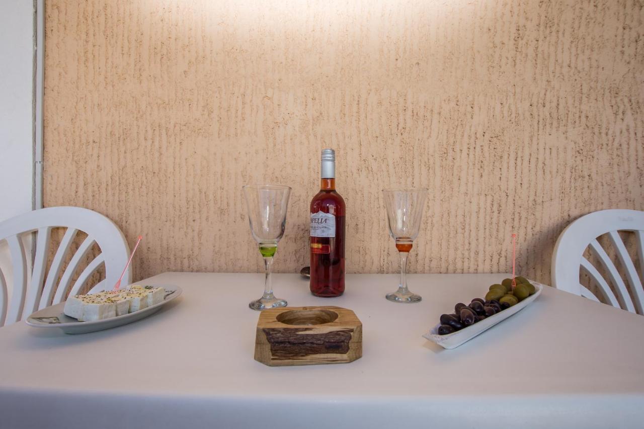 Plános Paradise Bar Apartments المظهر الخارجي الصورة